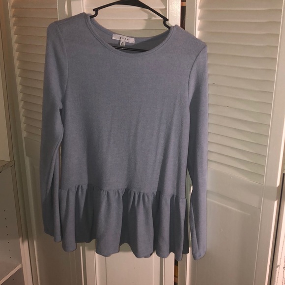 Blue top - Picture 1 of 3